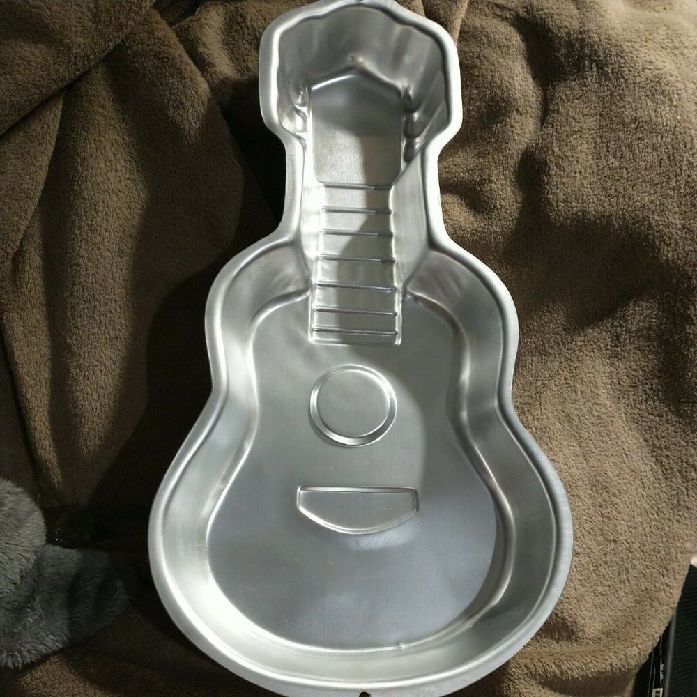 Wilton Guitar Cake Pan 2000